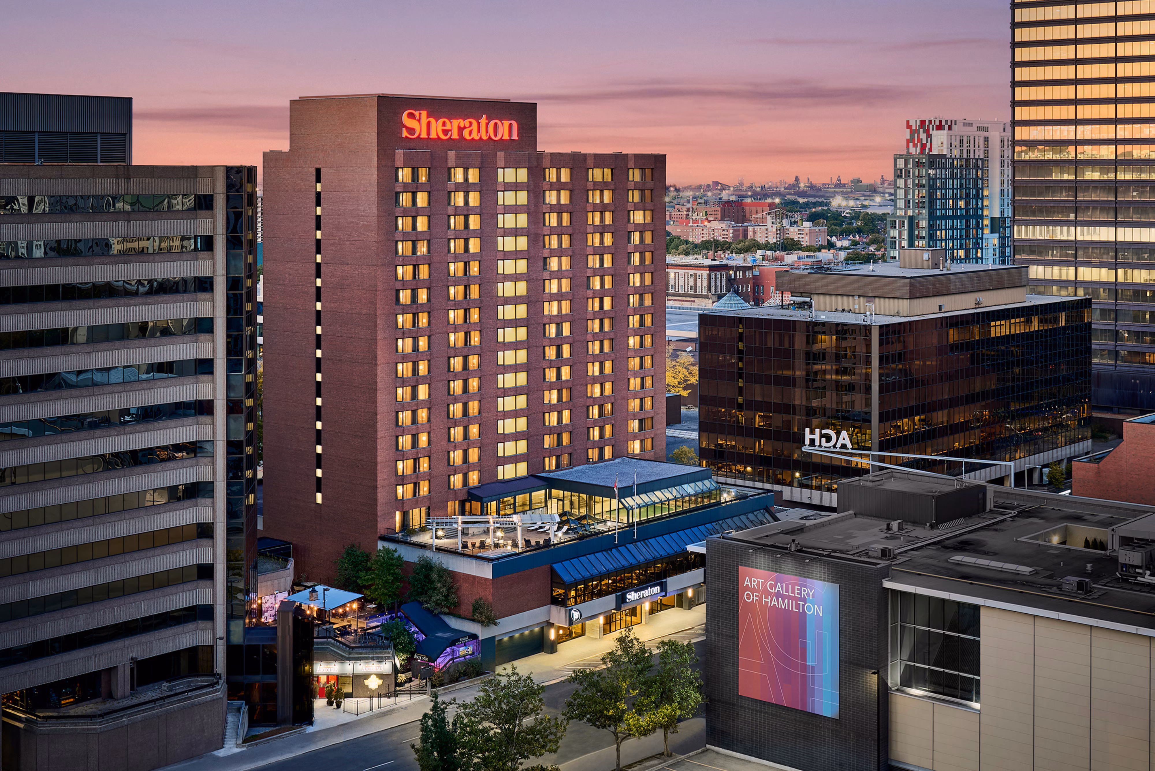Exterior of Sheraton Hamilton Hotel